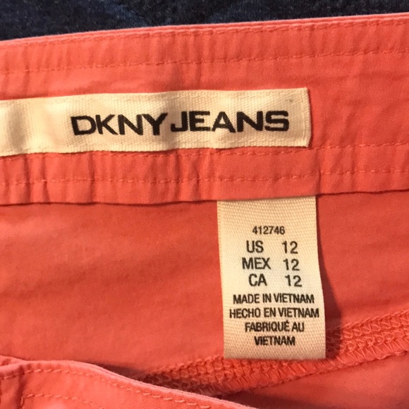 DKNY Women's Shorts - Picture 3 of 6
